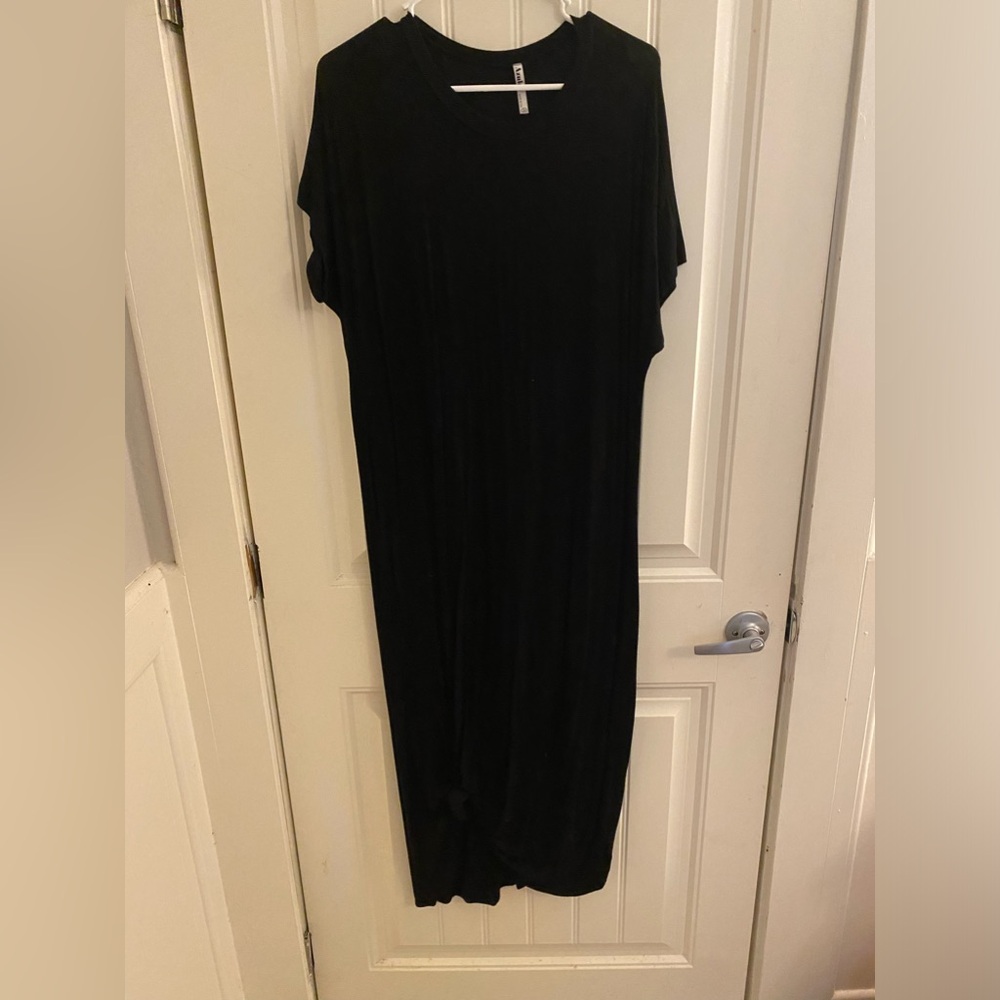 black maxi t-shirt dress